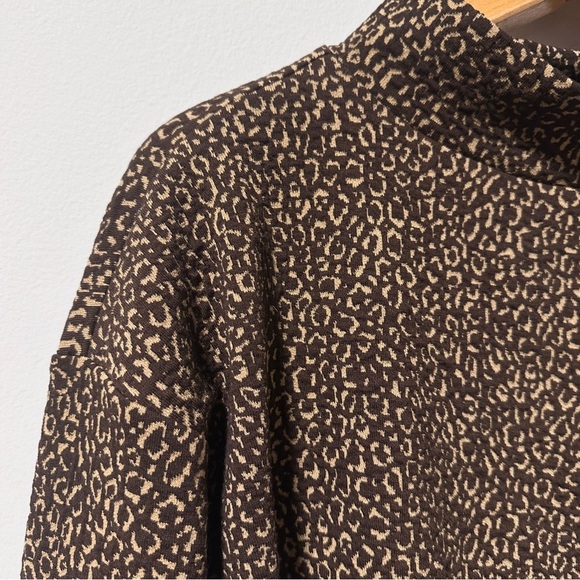 Ann Taylor Brown Animal Print Jacquard Button Cuff Top Women’s Size Small NWT - Picture 5 of 14